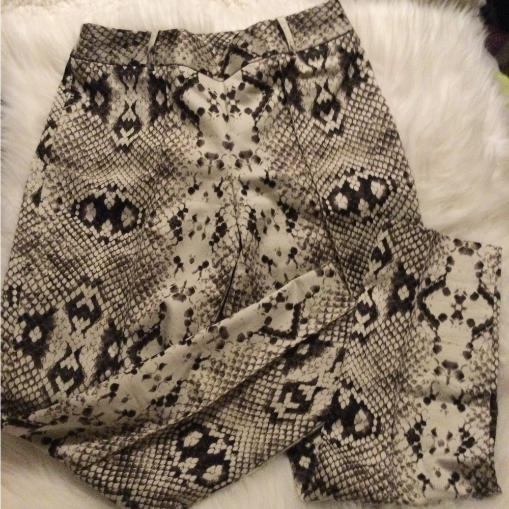 Pre-Owned Ladies Worthington Modern Fit Size 2 Pants